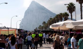Comercio confirma la instalación del tradicional mercadillo de la Ciudad Deportiva y el cierre del mercado del bulevar, mañana 28-F