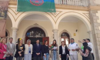 La Línea celebró el Día Internacional del Pueblo Gitano con lectura de un manifiesto e inauguración de una muestra cultural