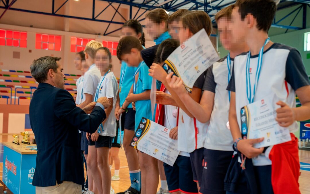 El concejal de Educación participa en la entrega de medallas de las II Jornadas Deportivas Dos Bosco