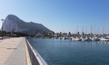 Turismo planea promocionar el turismo náutico con un proyecto de excursiones en barco desde el puerto deportivo Alcaidesa Marina