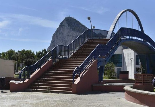 El equipo de gobierno inicia los trámites para el derribo de la “Pasarela de Hércules”