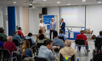 El alcalde inaugura la XI Semana Cultural que se desarrolla en el Centro Polivalente Fegadi Cocemfe