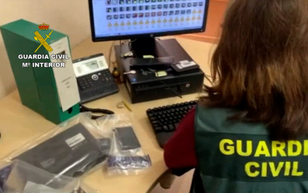 Siete detenidos tras estafar más de tres millones de euros duplicando la tarjeta SIM de sus víctimas