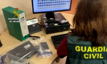 Siete detenidos tras estafar más de tres millones de euros duplicando la tarjeta SIM de sus víctimas