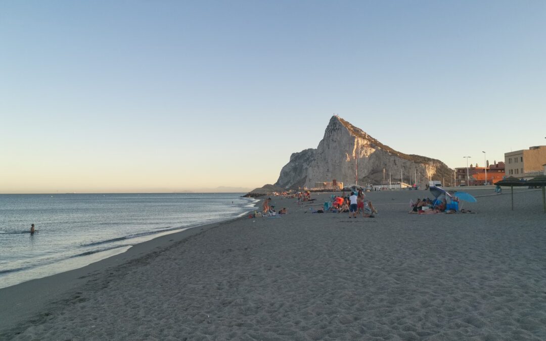 El Ayuntamiento ultima el acondicionamiento de las playas con vistas al inicio de la temporada el próximo 10 de junio