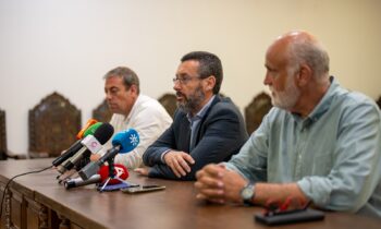 Los trabajadores transfronterizos y el sector pesquero centran la preocupación del alcalde en las negociaciones entre España y Reino Unido sobre Gibraltar