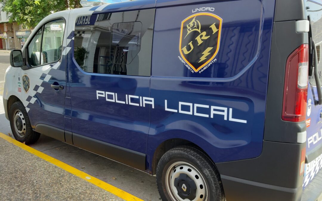 La Policía Local identifica a seis personas por captura ilegal de bivalvos catalogados como como especie amenazada de máxima protección