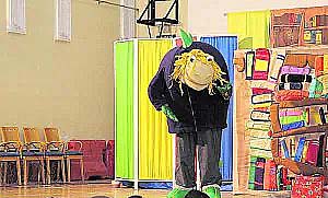 El Palacio ha sido escenario hoy de la obra “Pelopincho y Los Valores Cívicos”, última de las actividades incluidas en la Oferta Educativa Municipal 2023/24