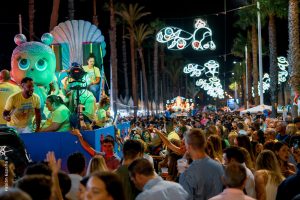 El miércoles, 10 de julio se pondrán a la venta las sillas para la cabalgata de feria desde 5€