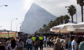 El mercadillo vuelve a instalarse este miércoles junto a la ciudad deportiva