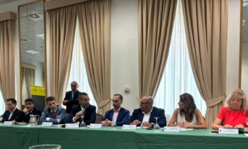 El alcalde de La Línea participa en un encuentro para definir la futura conexión ferroviaria entre Málaga y el Campo de Gibraltar